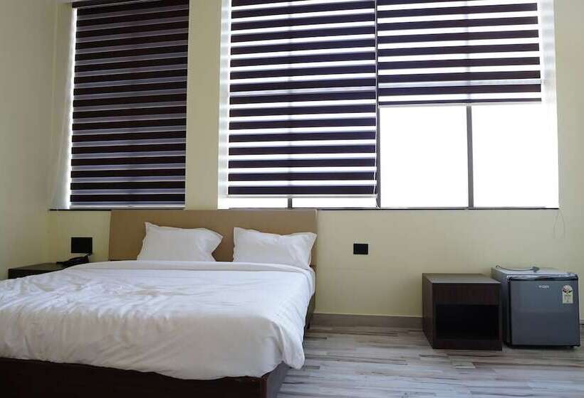 酒店 Radhe Inn