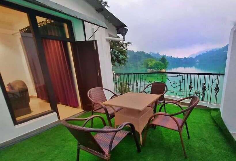 酒店 The Lake Hill