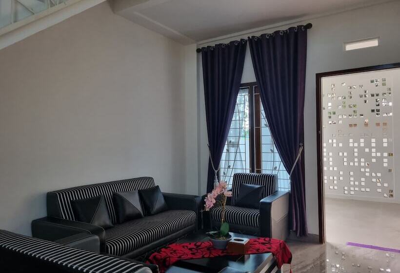 هتل Wafaby Guest House