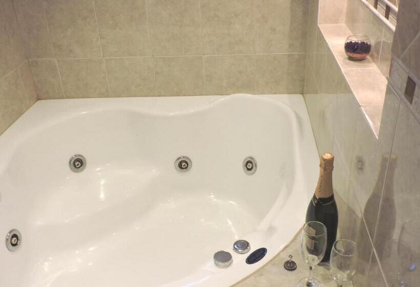 Los Aromos Apart Spa