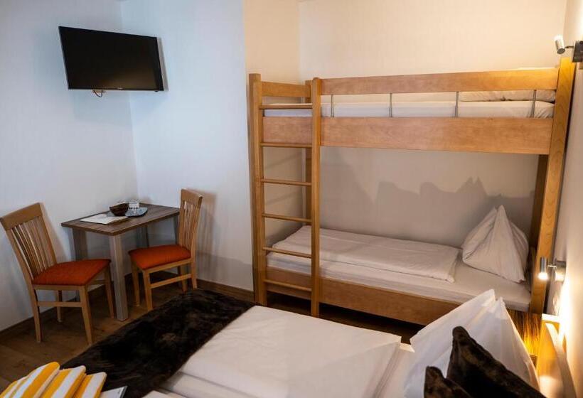 פנסיון Berghof   Riesneralm