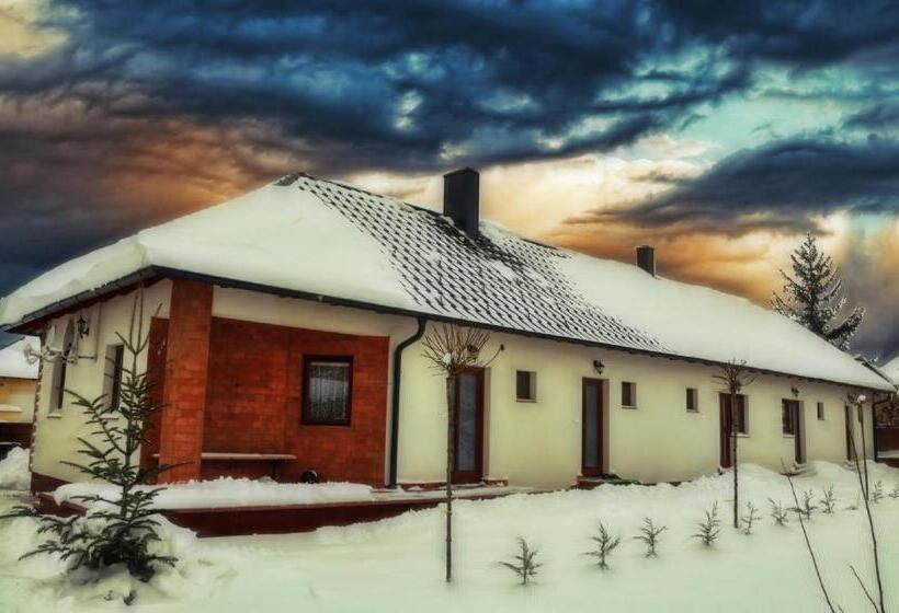 ペンション Hanság Vendégház