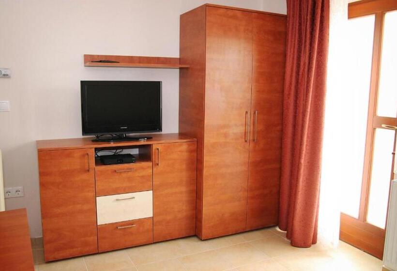 ペンション Hanság Vendégház