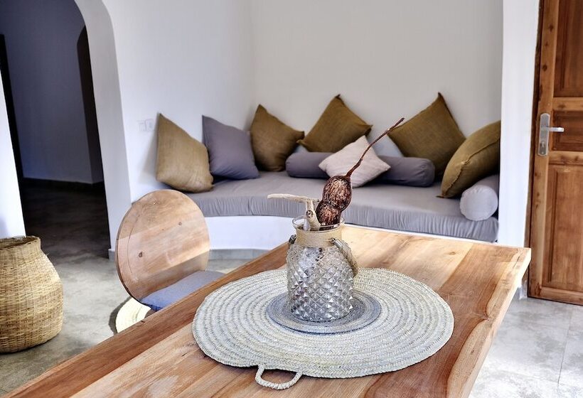 مبيت وإفطار Antares Villa