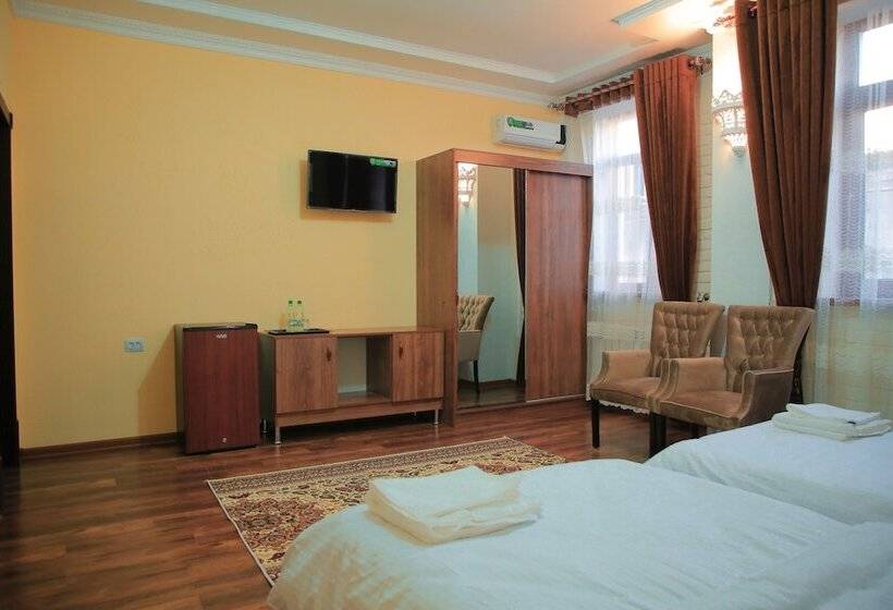 ベッドアンドブレックファースト Kamila Boutique