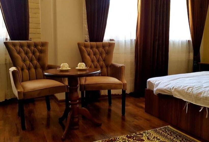 ベッドアンドブレックファースト Kamila Boutique