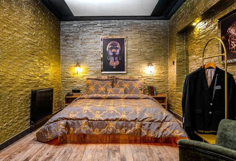 Golden Rock House