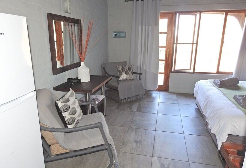 בית מלון כפרי Balule Bushveld Safari Lodge