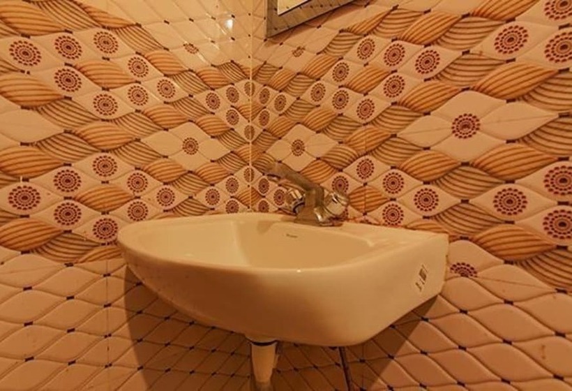 هتل Fabexpress Yatika Residency