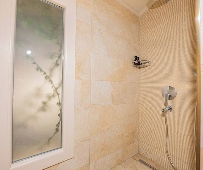 酒店 Kairos Valley Health & Nature Resort