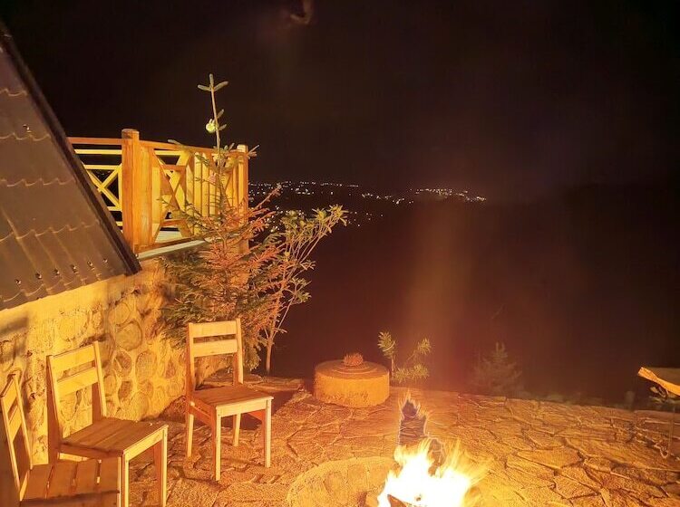 בית מלון כפרי Pamira Bungalow