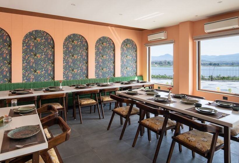 ホテル Parijat Lake Resort By Goldmark, Madhai  Satpura National Park