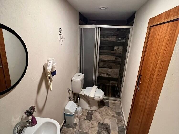 پانسیون Tarihi Sarı Konak