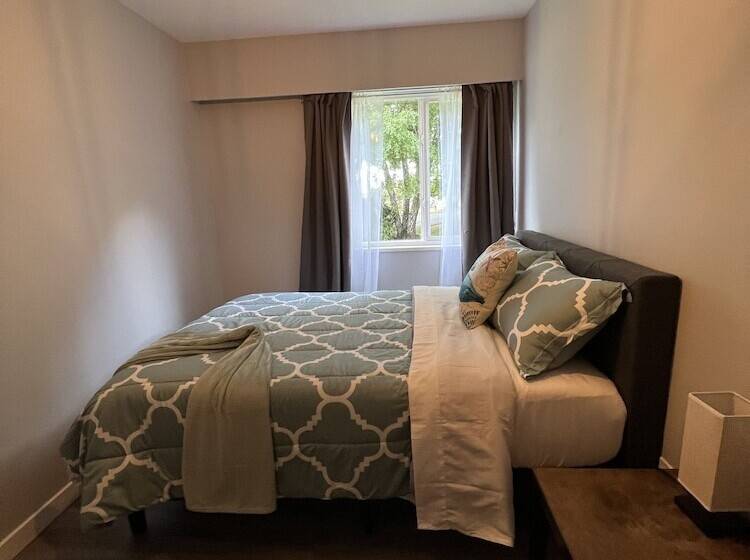 Wc Oceanside Inn