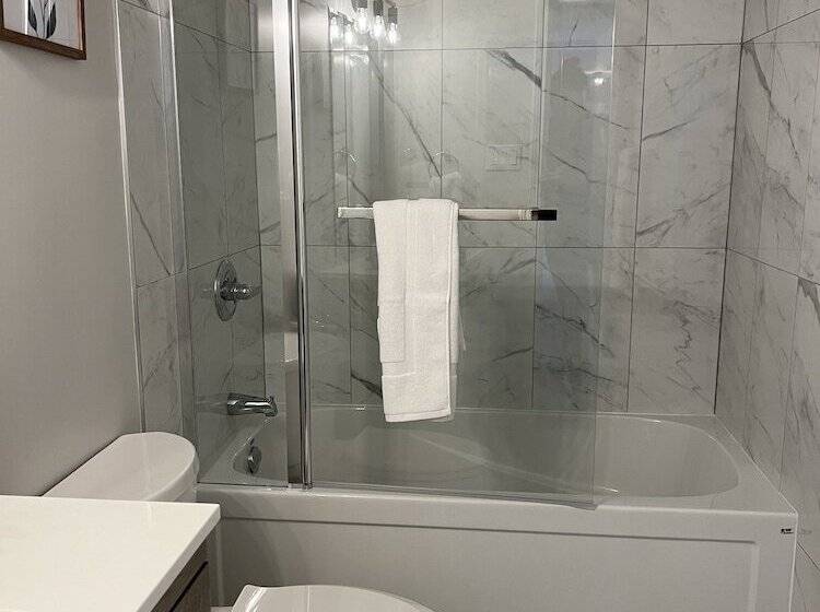 Wc Oceanside Inn