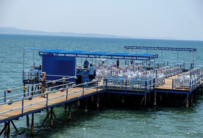 ベッドアンドブレックファースト Akçay Pier Hotel & Beach