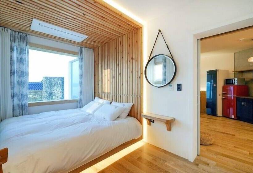 Groove In Cafe Pension