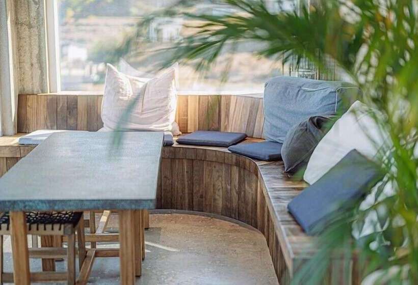 Groove In Cafe Pension