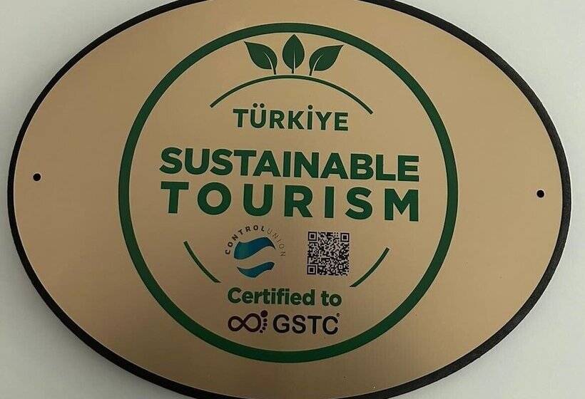 مسافرخانه Grace Lounge Premium