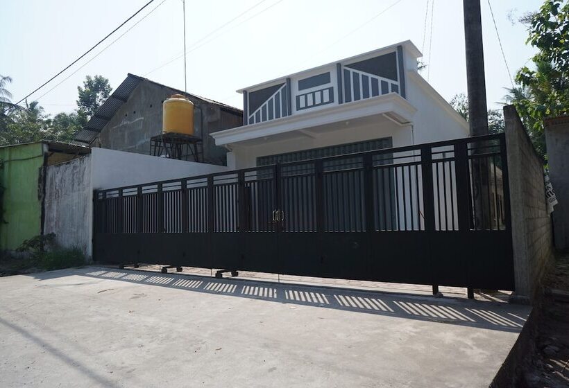 فندق Ayani Guest House By Oyo