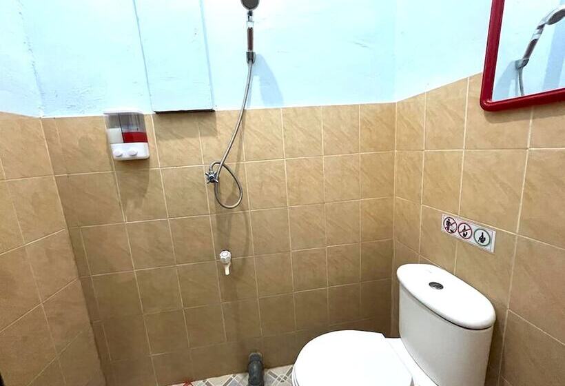 هتل Capital O 92615 Villa Utama D Alas Purwo
