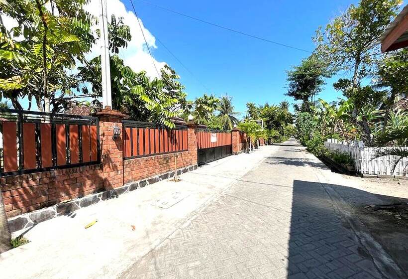 هتل Capital O 92615 Villa Utama D Alas Purwo