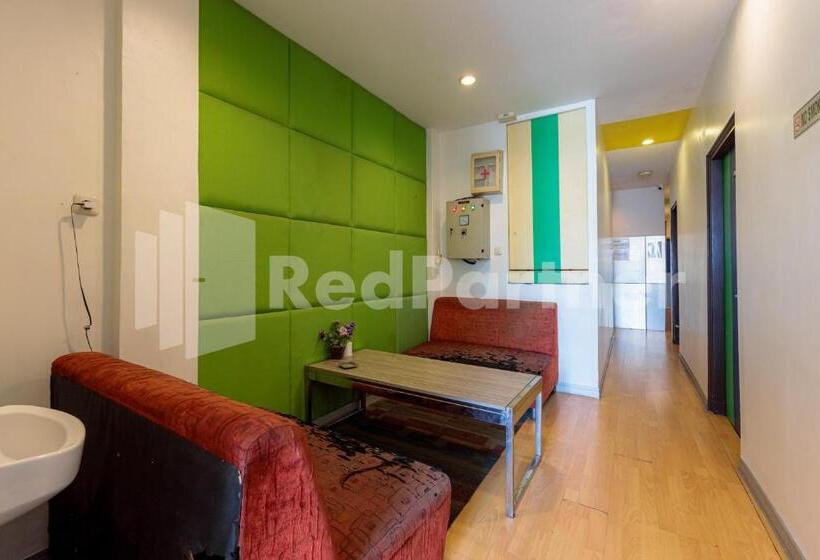 هتل Ichiza Room Redpartner