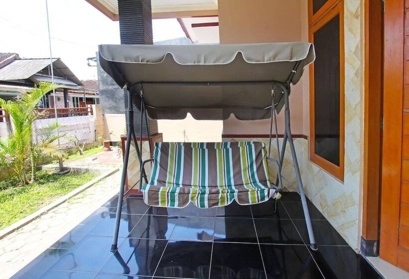 هتل Kemuning Guesthouse By Oyo