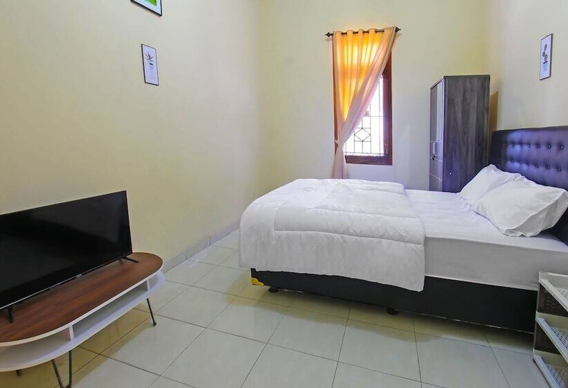 هتل Kemuning Guesthouse By Oyo