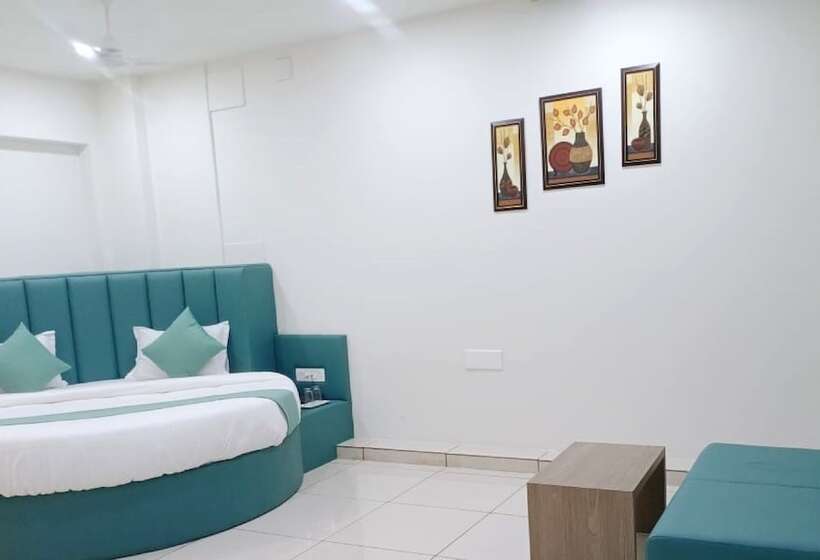 Отель Md Residency