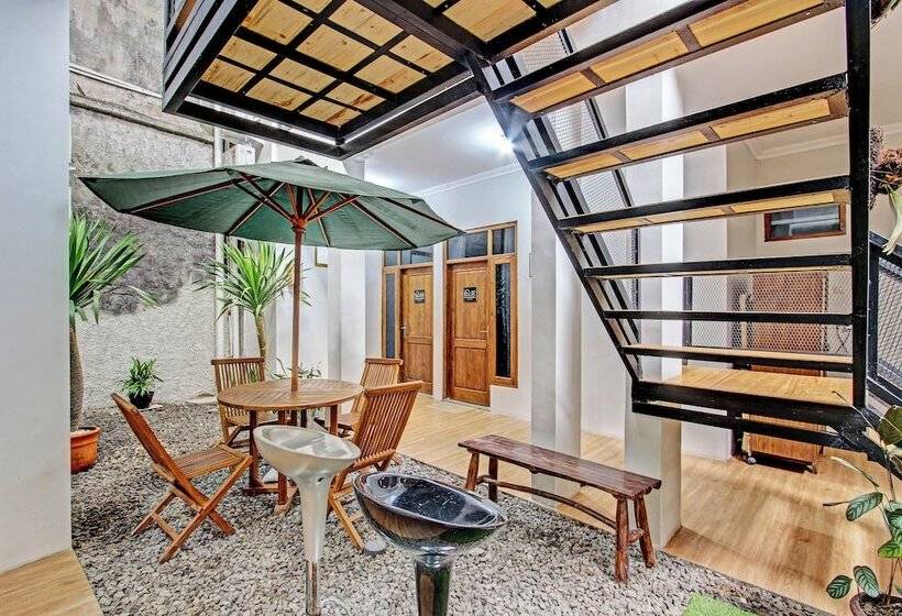 فندق Ndalem Pusponyidro By Reddoorz