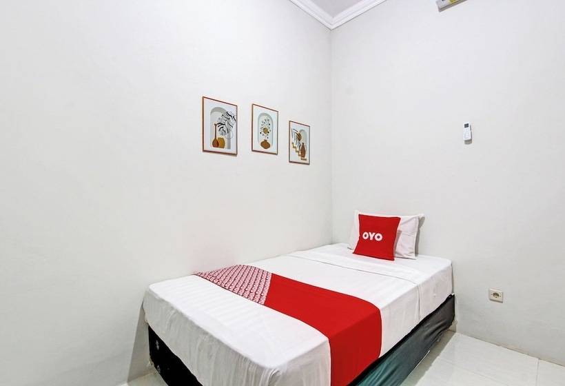 فندق Ndalem Pusponyidro By Reddoorz