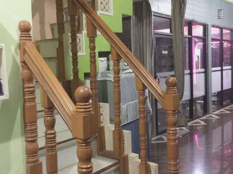 فندق Oyo 93055 Fathin