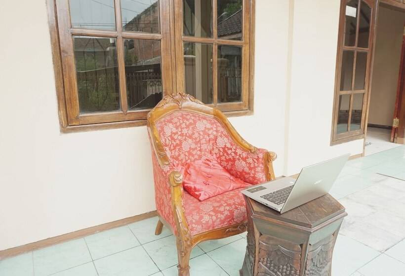 Отель Oyo 93055 Fathin