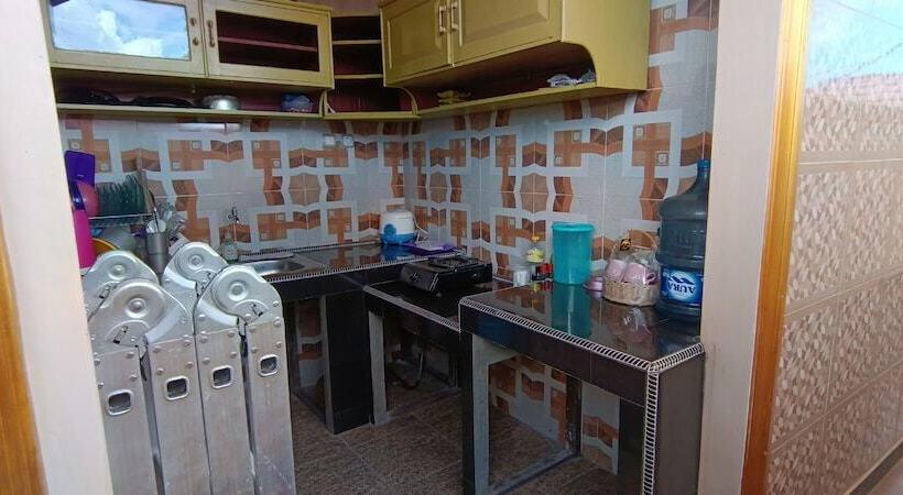 هتل Spot On 92458 Azeela Kost Syariah