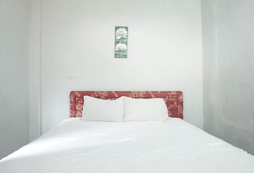 هتل Spot On 92458 Azeela Kost Syariah