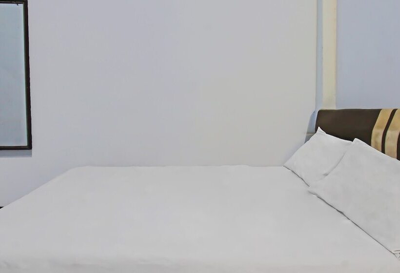 Отель Spot On 92567 Jati Homestay Near Taman Suranadi