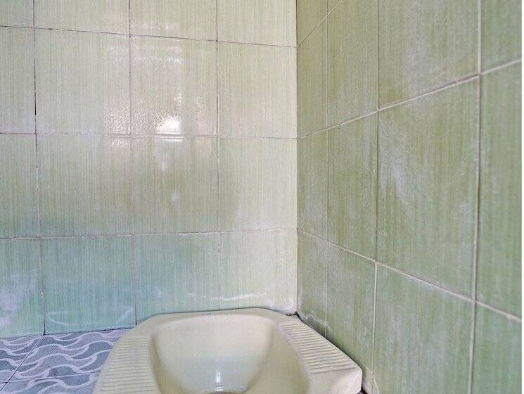 هتل Spot On 92595 Umi Homestay Syariah