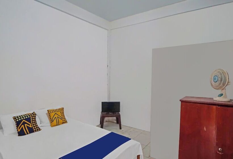 فندق Spot On 92600 Mandiri Inn