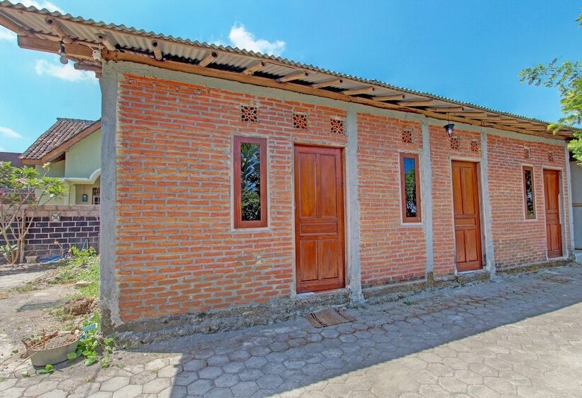 هتل Spot On 93010 Omah Bareng Syariah