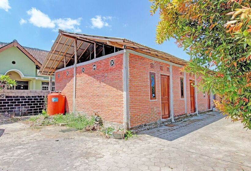 هتل Spot On 93010 Omah Bareng Syariah