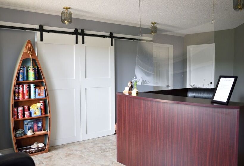 Jackfish Lake Cottages Motel