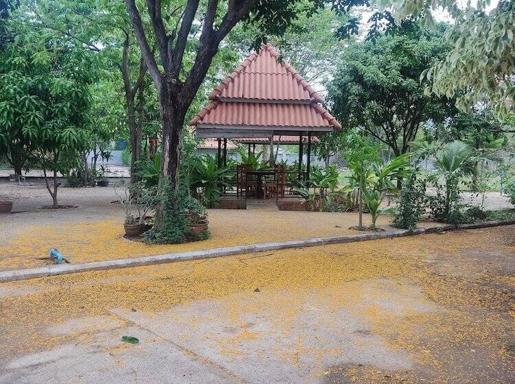 بنسيون Erawan Guesthouse