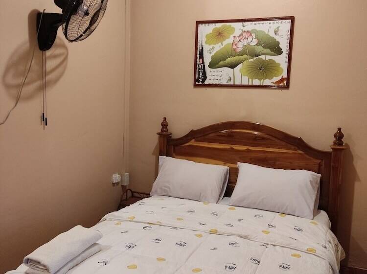 بنسيون Erawan Guesthouse