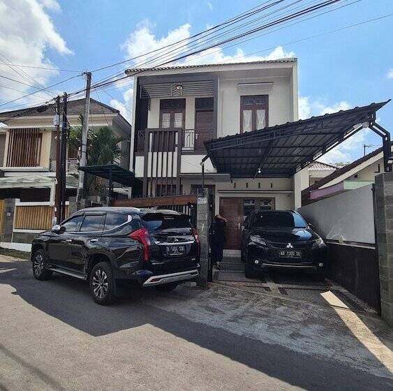 پانسیون Oemah Wisata Ringinsari