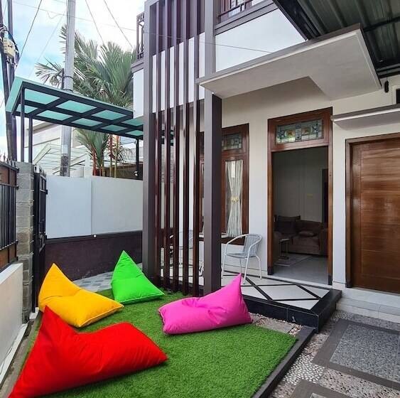 پانسیون Oemah Wisata Ringinsari