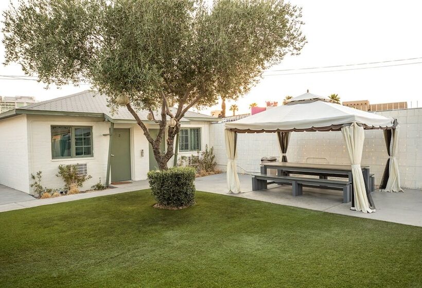 Bungalows Hostel