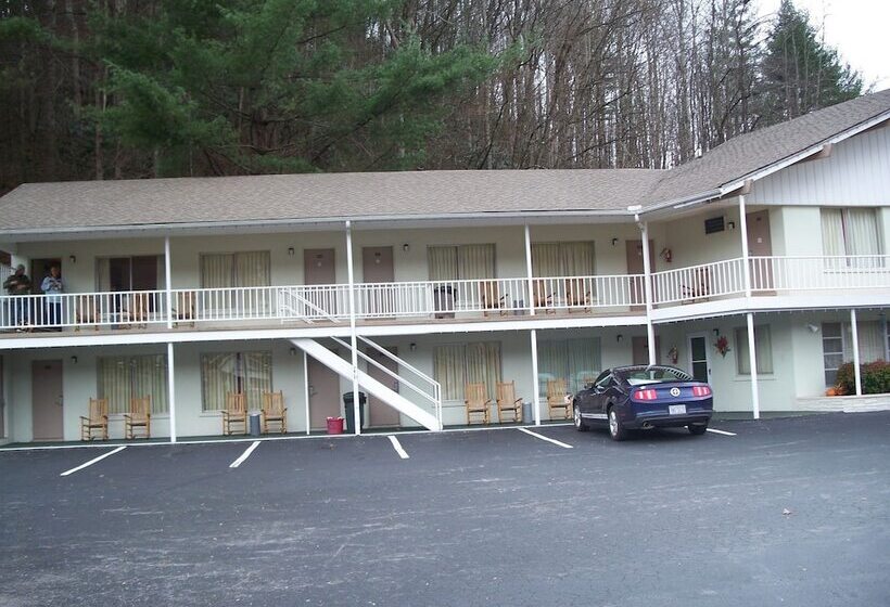 هتل Castlewood Inn