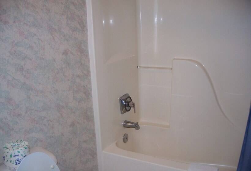 هتل Castlewood Inn