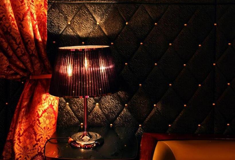 ホテル Iskierka Business & Spa